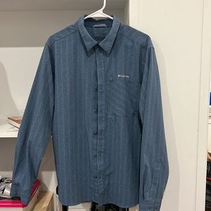Large mens columbia fishing shirt in blue/gray